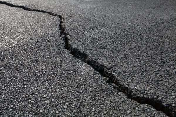 Cost of Asphalt Crack Filling in Woodinville