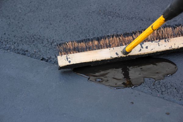 Driveway Asphalt Sealing in Woodinville